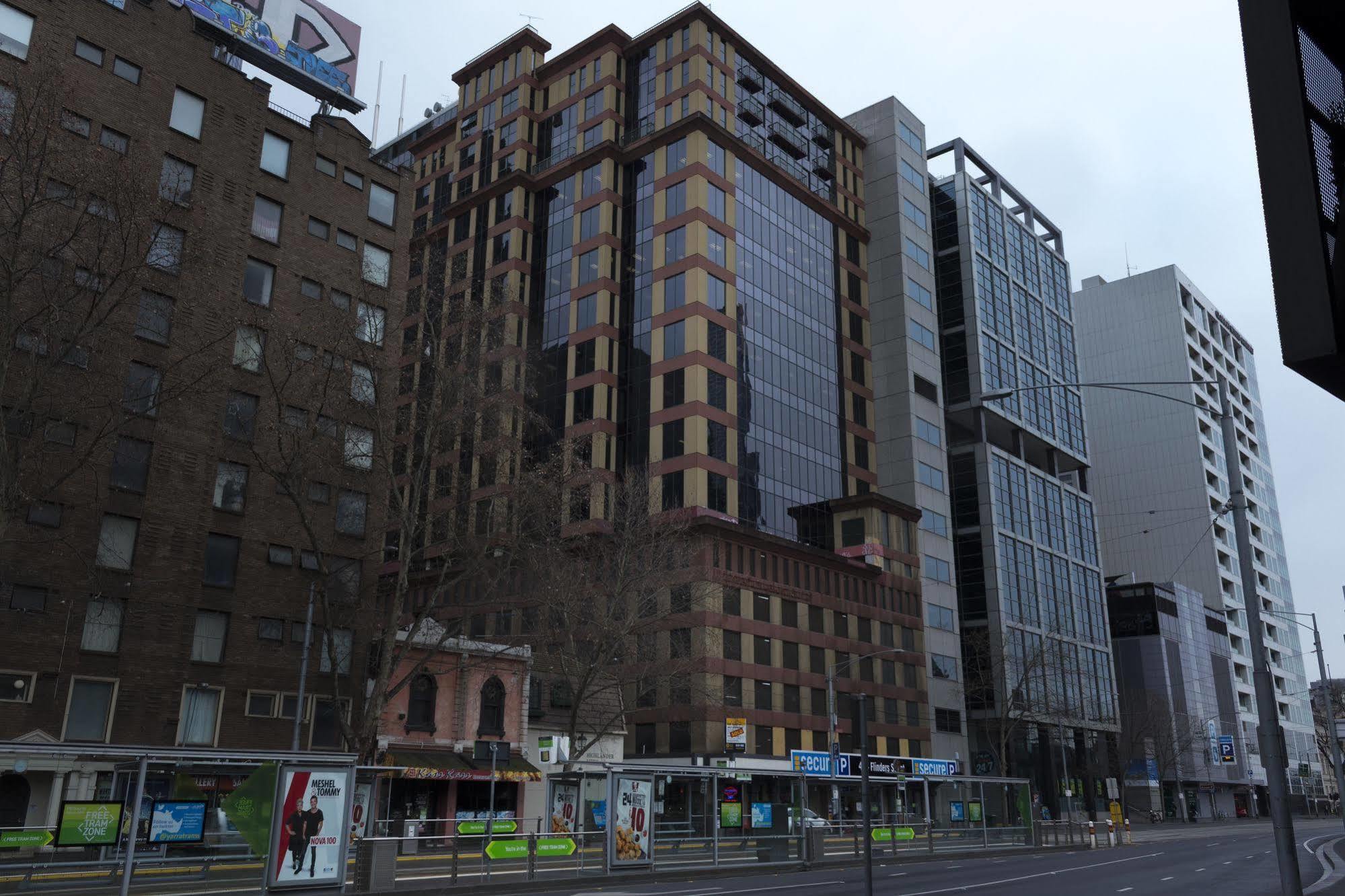 Riverside Apartments Melbourne Exterior photo