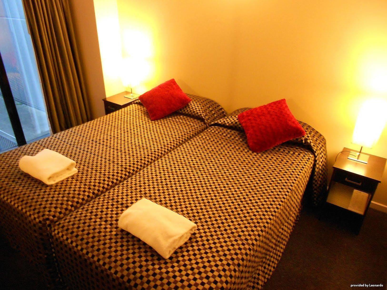 Riverside Apartments Melbourne Room photo