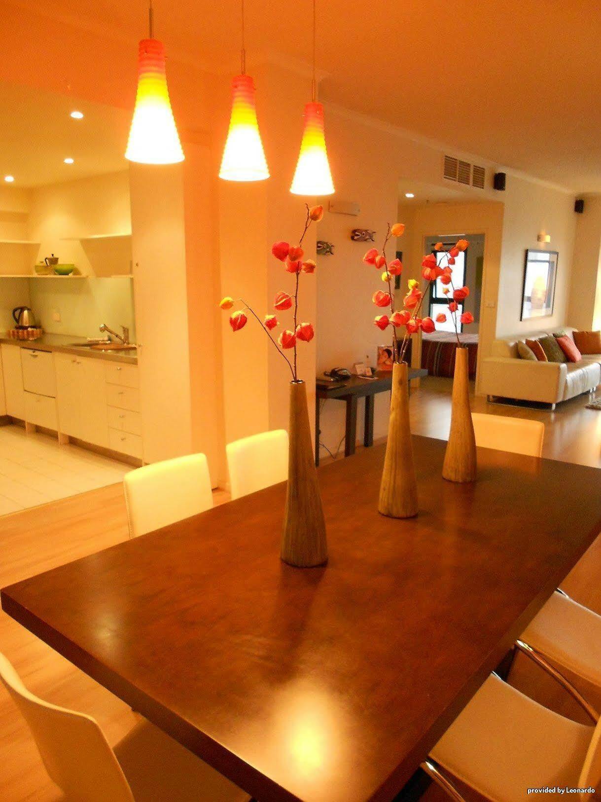 Riverside Apartments Melbourne Room photo